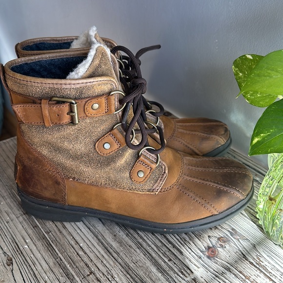 Ugg Cecile boots size 8 great condition - Picture 3 of 9